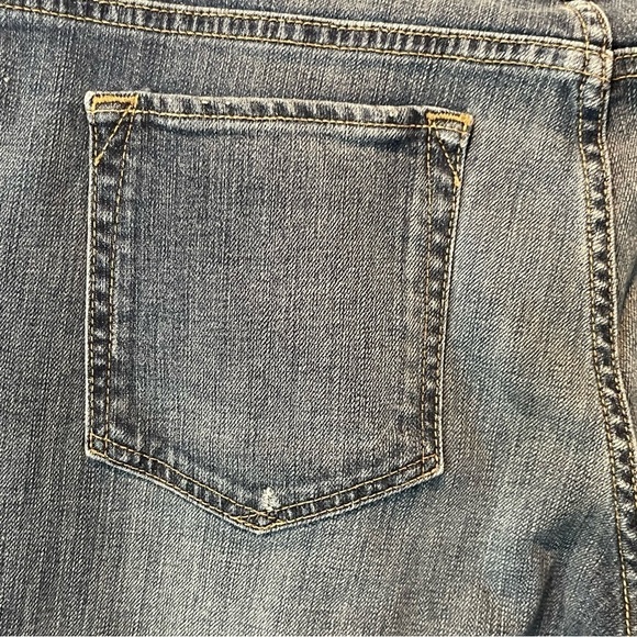 Eddie Bauer Curvy Bootcut Flare Stretch Dark Wash Women's Jeans; 10 - Picture 5 of 9